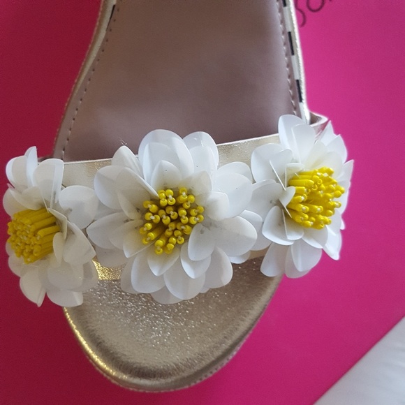 HP!!!! ✨BETSY JOHNSON SHOES!! HP - Picture 4 of 7